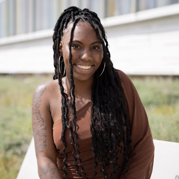 Meet your Posher, Johnay - Picture 1 of 1